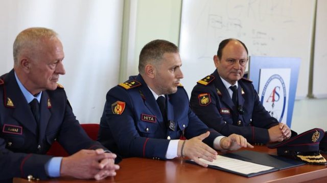 helmimi-i-60-kursanteve-drejtori-i-policise-se-shtetit-mbledh-urgjent-drejtuesit-e-akademise-se-sigurise