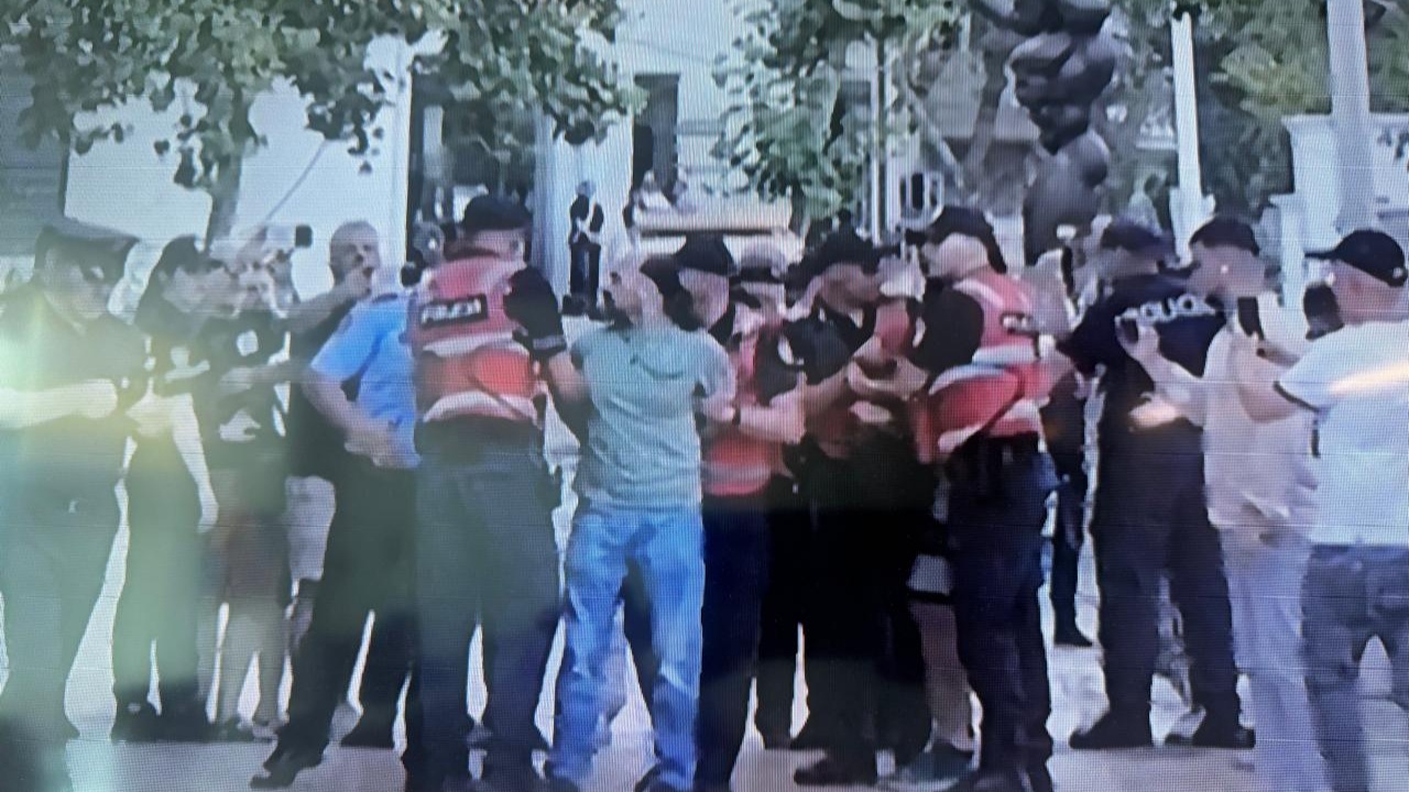 Përplasjet para Kuvendit  Policia arreston Dritan Goxhajn