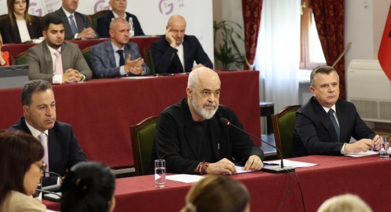 mbyllet-mbledhja-e-grupit-parlamentar-te-ps-zbardhen-diskutimet