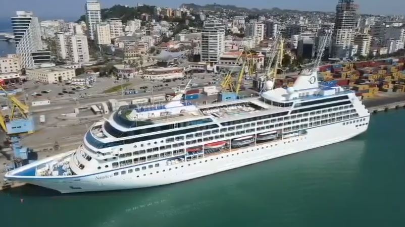 krociera-nautica-me-665-turiste-ankorohet-ne-portin-e-durresit