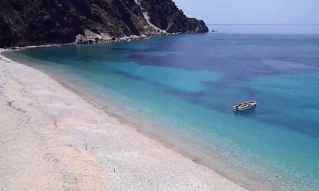 ndoten-ujerat-e-potamit-ne-himare-bashkia-jane-marre-mostra-per-analiza