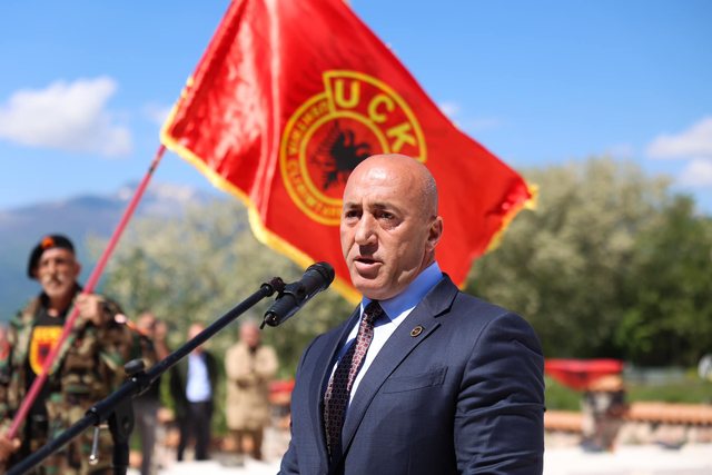 Haradinaj për protestat në Tiranë  Më vjen turp që qytetarë nga Kosova po marrin pjesë
