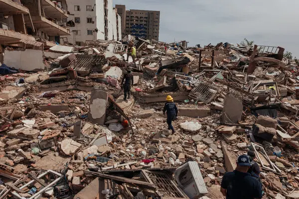 Bilanci i tërmeteve në Venezuelë pritet të jetë katastrofik  Mbi 50 mijë persona të zhdukur  nën rrënoja thirrje për ndihmë 