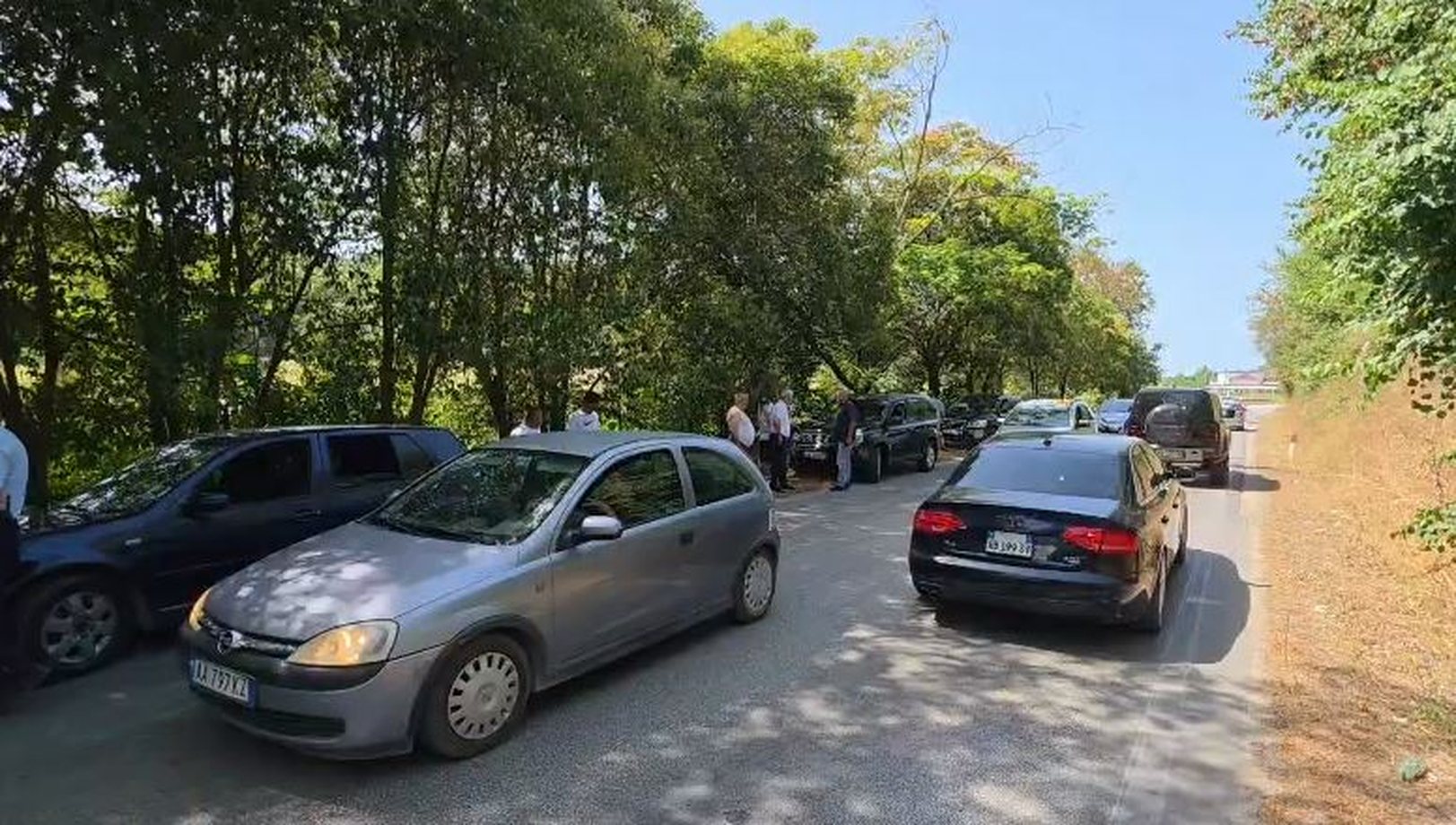 Aksident zinxhir në aksin Fier Levan  përplasen tre automjete