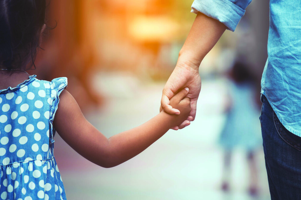 Propozohen pagesa për kujdesin alternativ në familje  mbështetje financiare për fëmijët dhe familjet kujdestare