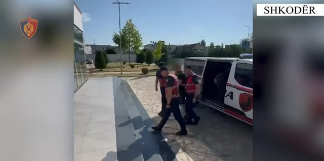 Arrestohet i riu  i gjendet arsenal armësh në banesë