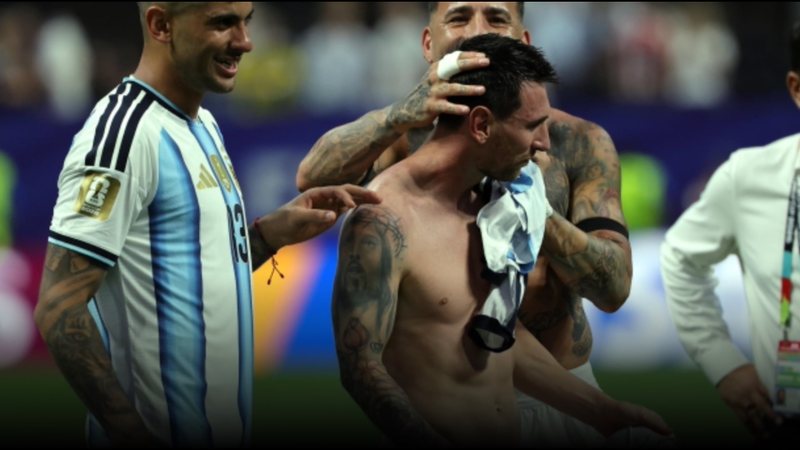 Ja pse është mbreti i futbollit   bota i përulet Messit pas triumfit ndaj Anglisë