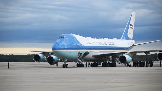 Kthesë e papritur në Ankara  Trump ndryshon avionin  Air Force One  gjatë kthimit  shkak dyshimet për sigurinë nga Irani