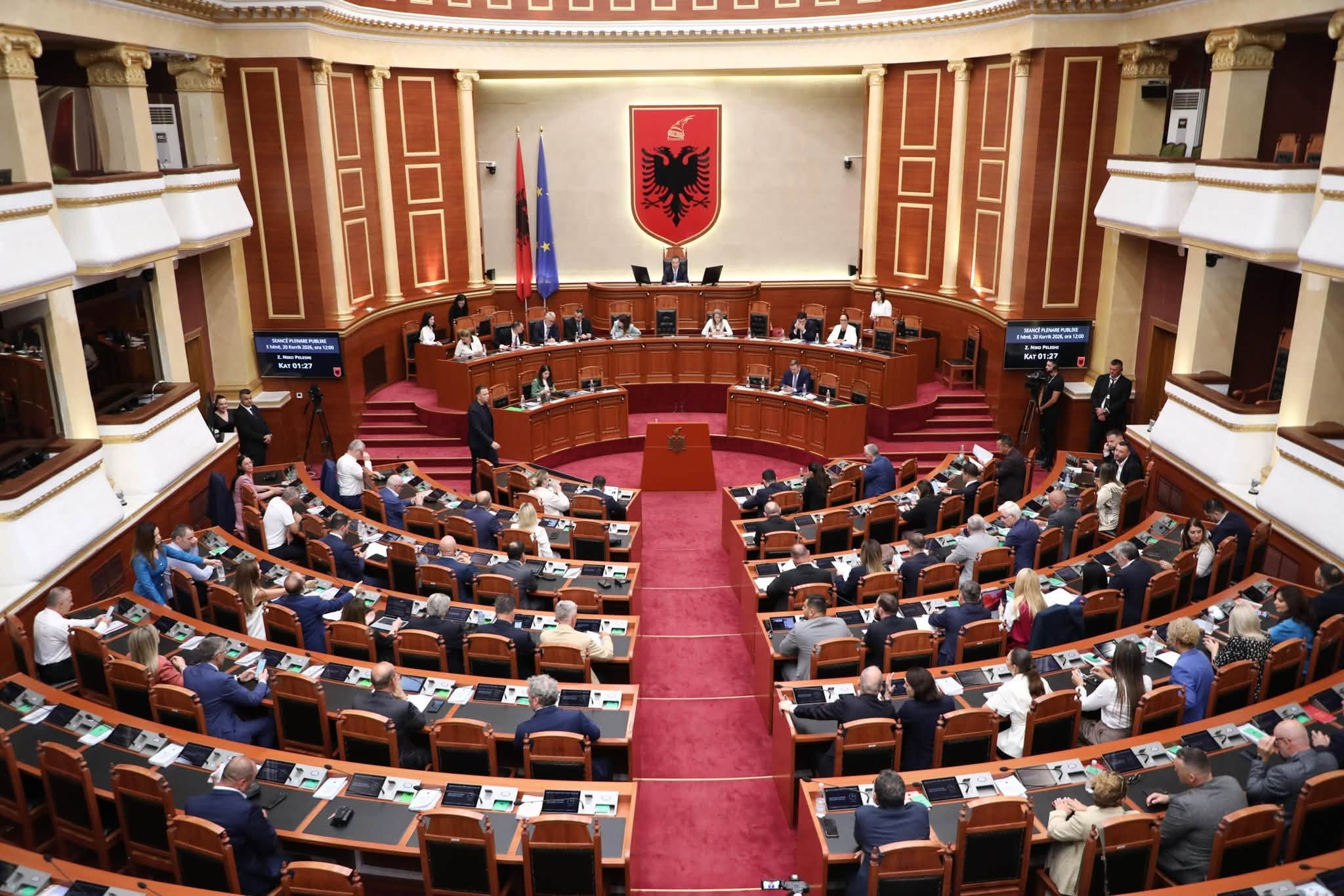 deputetet-nuk-na-perfaqesojne-51-dite-revolte-per-doreheqjen-e-rames-qytetaret-proteste-sot-para-kuvendit