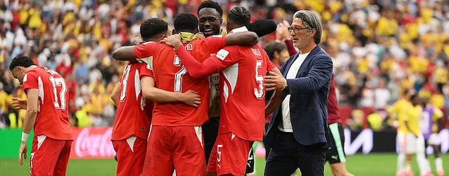 Zvicra triumfon me penallti ndaj Kolumbisë dhe siguron çerekfinalen me Argjentinën