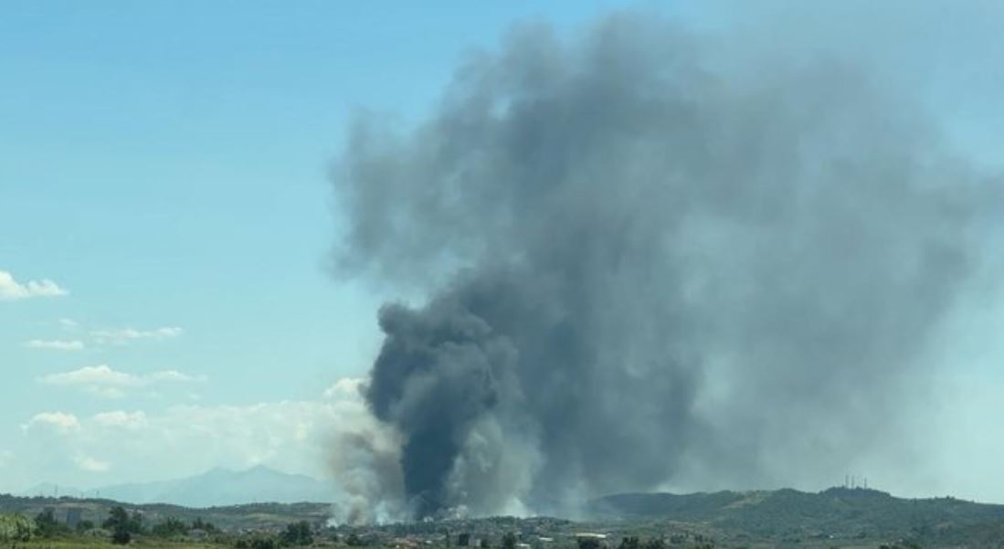 Zjarr i përmasave të mëdha në Levan