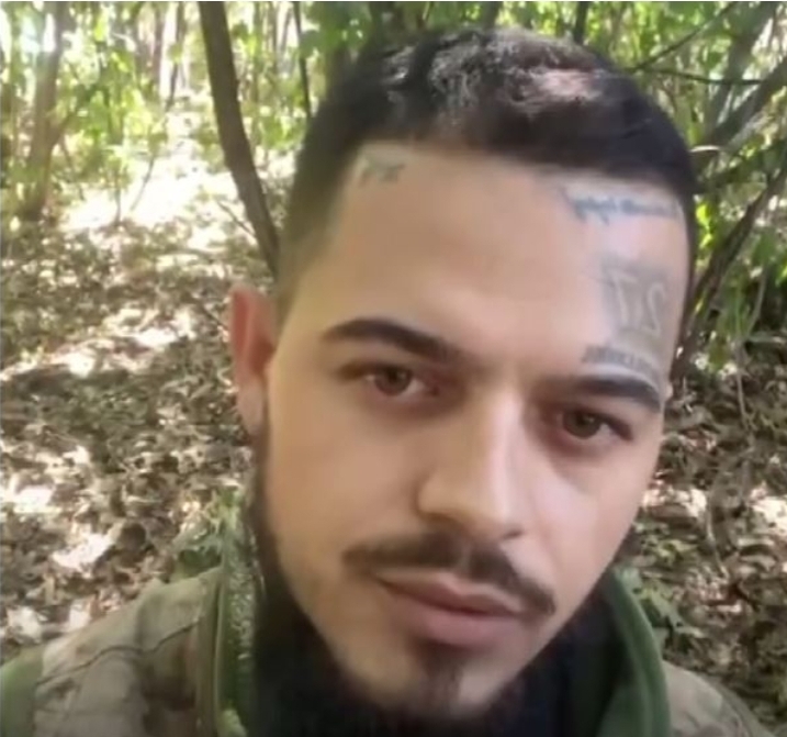 Në kërkim për 12 aktakuza penale  i riu nga Kosova del me një video pak para se të dorëzohej