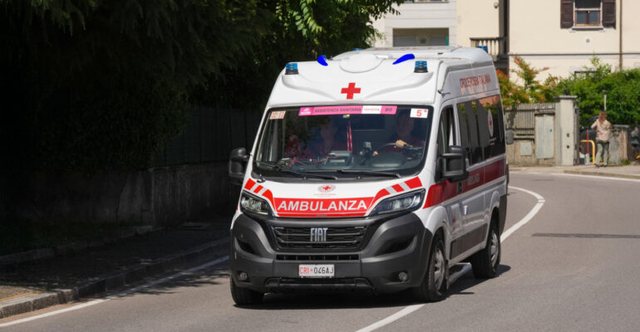 Aksident në Kaninë  përplasen dy automjete  dy persona dërgohen në spital