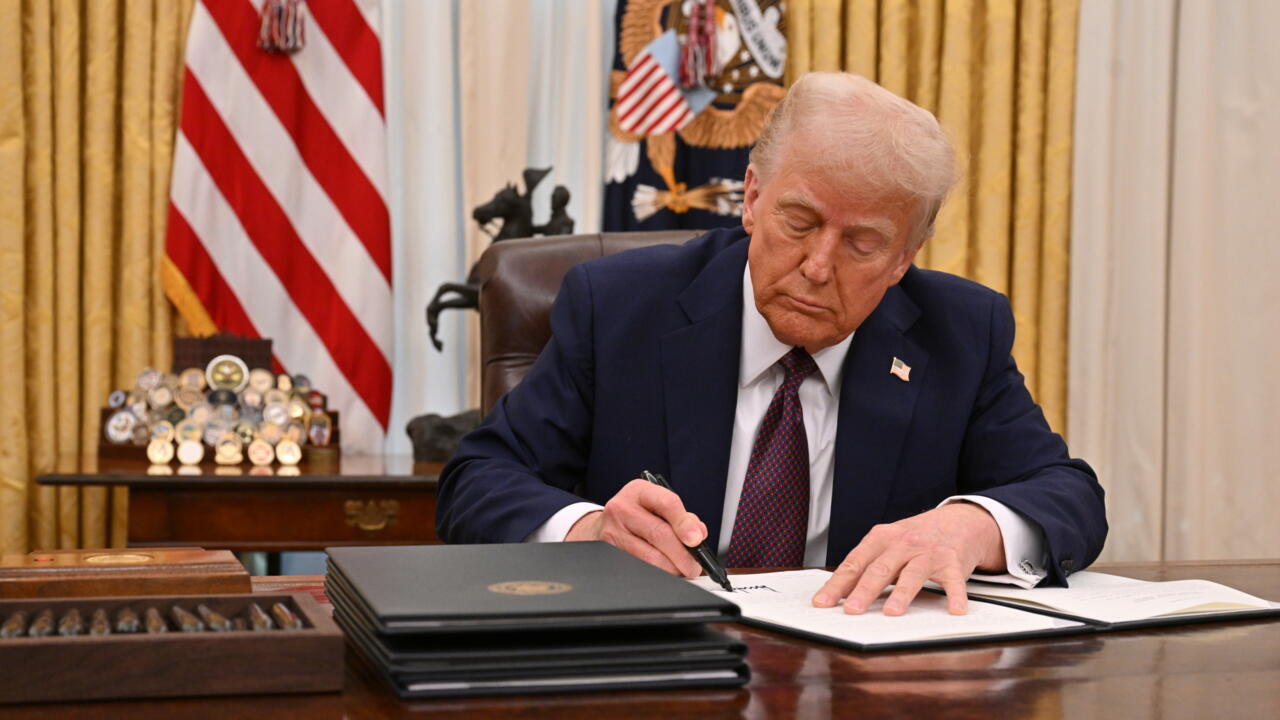 Trump e bën fakt  Firmos urdhrin  Liqeni Ontario merr emrin  Liqeni Amerika 