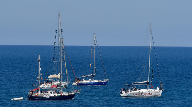Flotilja pro Gazës lundron nga Italia në Shqipëri në mbështetje të  Revolucionit të Flamingove 