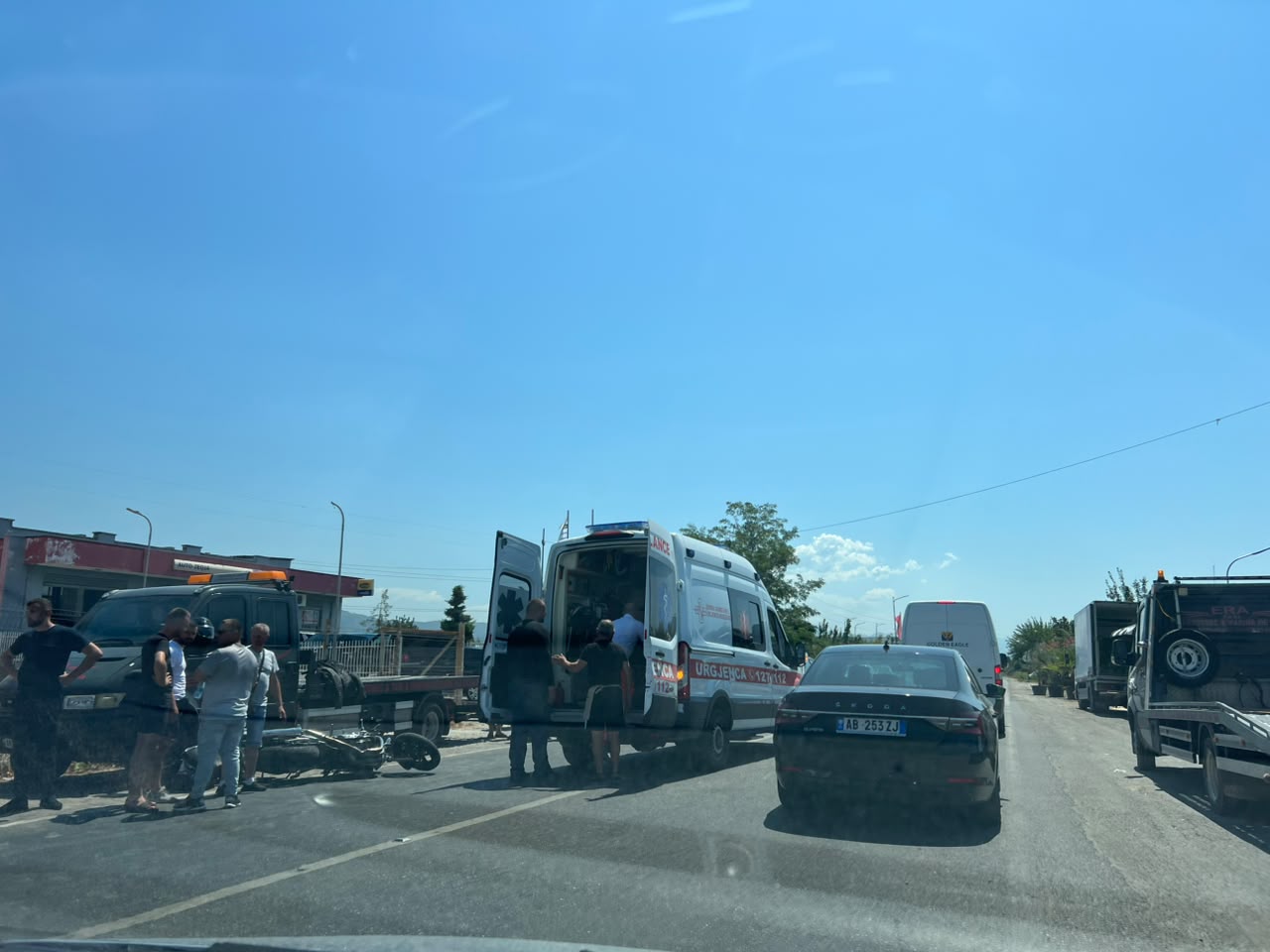 nuk-arriti-t-i-shpetonte-goditjes-ngjarje-e-rende-automobilistike-ne-milot-humb-jeten-tragjikisht-qytetari