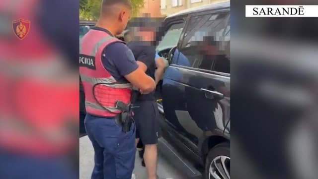 emri-goditi-me-grushte-punonjesin-e-policise-arrestohet-27-vjecari