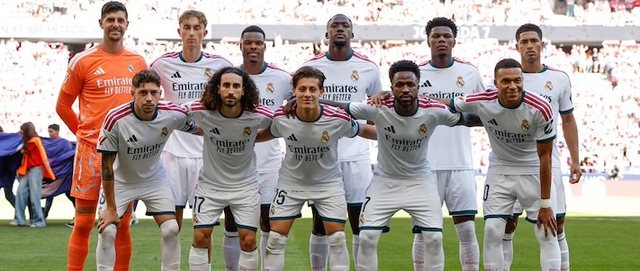 Kriza në La Liga   Real Madridi mbetet gjashtë pikë prapa Barcelonës pas disfatës në derbi