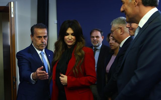  Mund të rrëzojmë çdo qeveri që duam   Deklarata e ambasadores amerikane shkakton polemika në Athinë