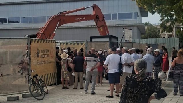 rama-reagon-pas-protestes-per-muzeun-hebraik-ne-vlore-nuk-po-shkaterrojme-muzeun-laberia-ceta-e-lesko-pijanikut-e-ka-zakon-kete-ritual-sulmesh