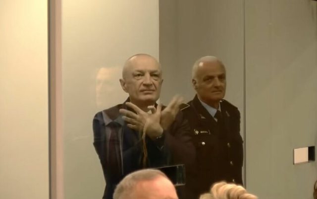 ilir-meta-del-nga-kafazi-i-qelqte-apeli-i-gjkko-pranon-kerkesen-do-te-qendroje-krah-avokatit