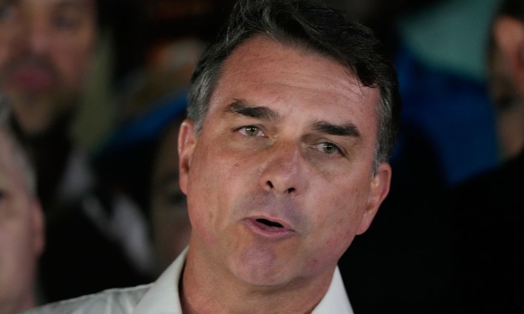Nga SHBA  Flavio Bolsonaro shpall veten  president të zgjedhur  të Brazilit dhe akuzon Lulën  Vendi po zhytet në tirani 