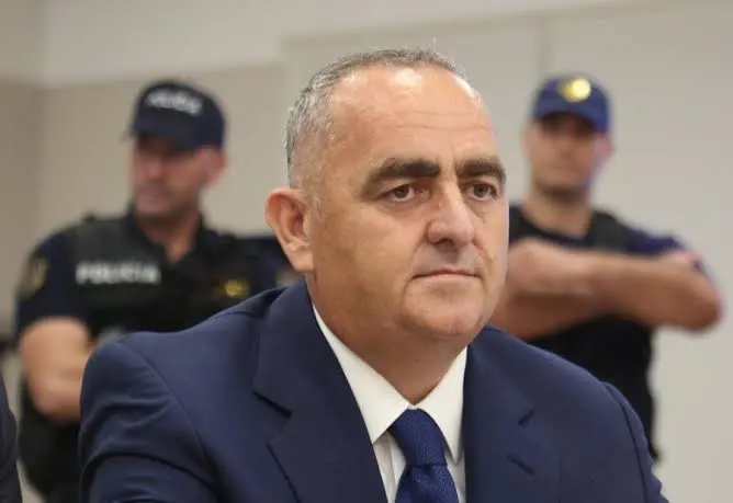 Fredi Beleri reagim për protestat  Po rrugës europiane të Shqipërisë  jo një çeku të bardhë për Edi Ramën