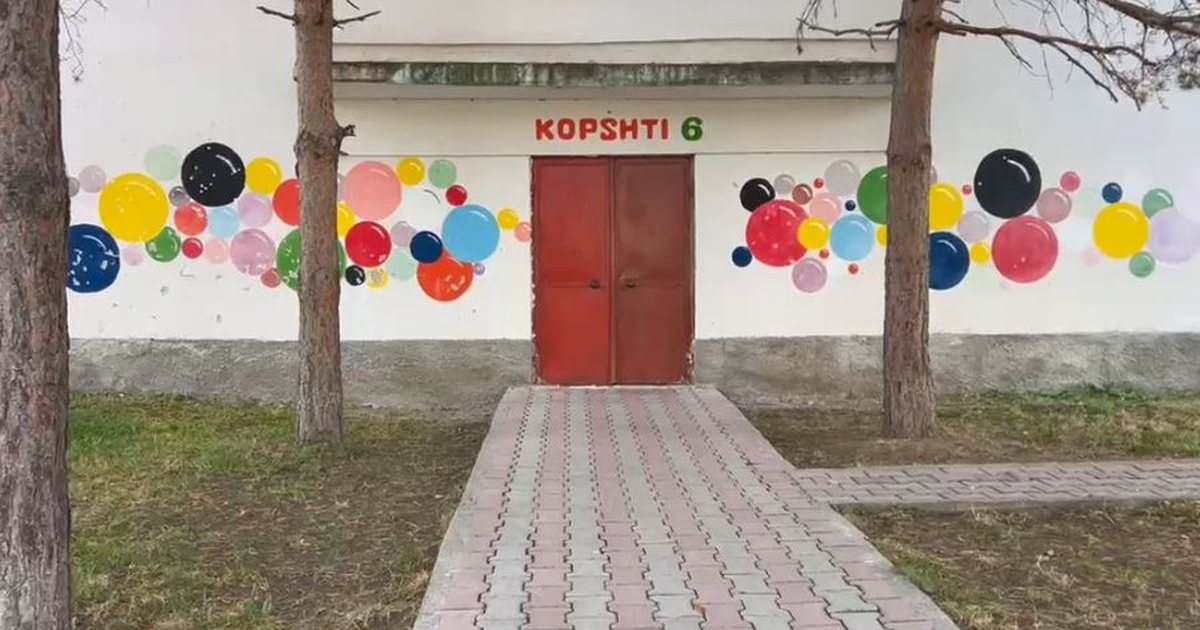 dhunoi-4-vjecarin-ne-kopsht-gjykata-e-korces-liron-edukatoren-dhe-e-pezullon-nga-detyra