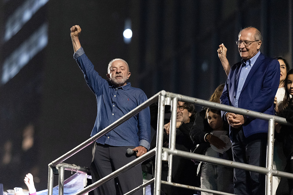 presidenti-i-kines-vlereson-kreun-e-ri-te-brazilit-kemi-punuar-se-bashku-per-nje-bote-me-te-drejte-dhe-nje-planet-me-te-qendrueshem