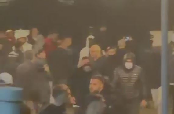 Policia sqaron incidentin te selia e PD së  U sulmuam me molotovë  u përgjigjëm me gaz lotsjellës
