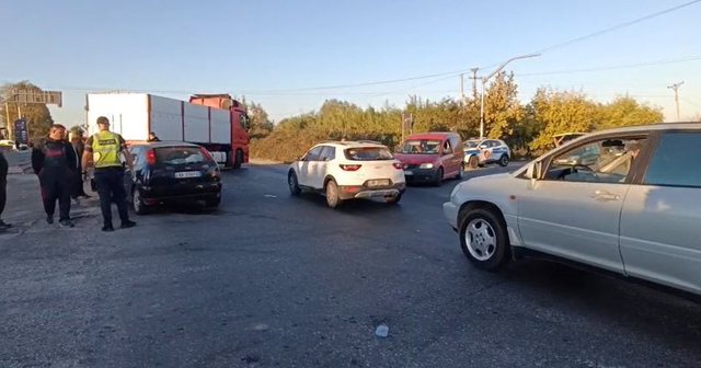 aksident-ne-autostraden-lushnje-fier-perplasen-dy-automjete