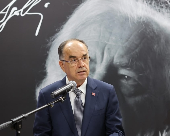 Protestuesit takojnë Presidentin  Të shpërndahet Parlamenti  qeveri kujdestare dhe zgjedhje të parakohshme