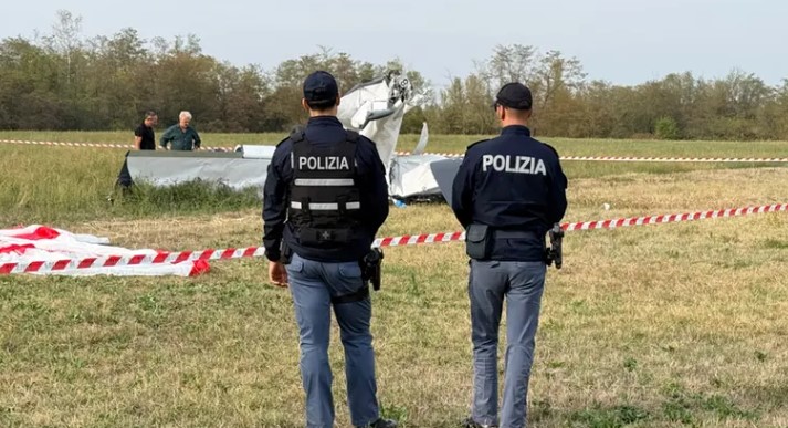 Përplasen në ajër dy avionë në Itali  plagoset një pilot