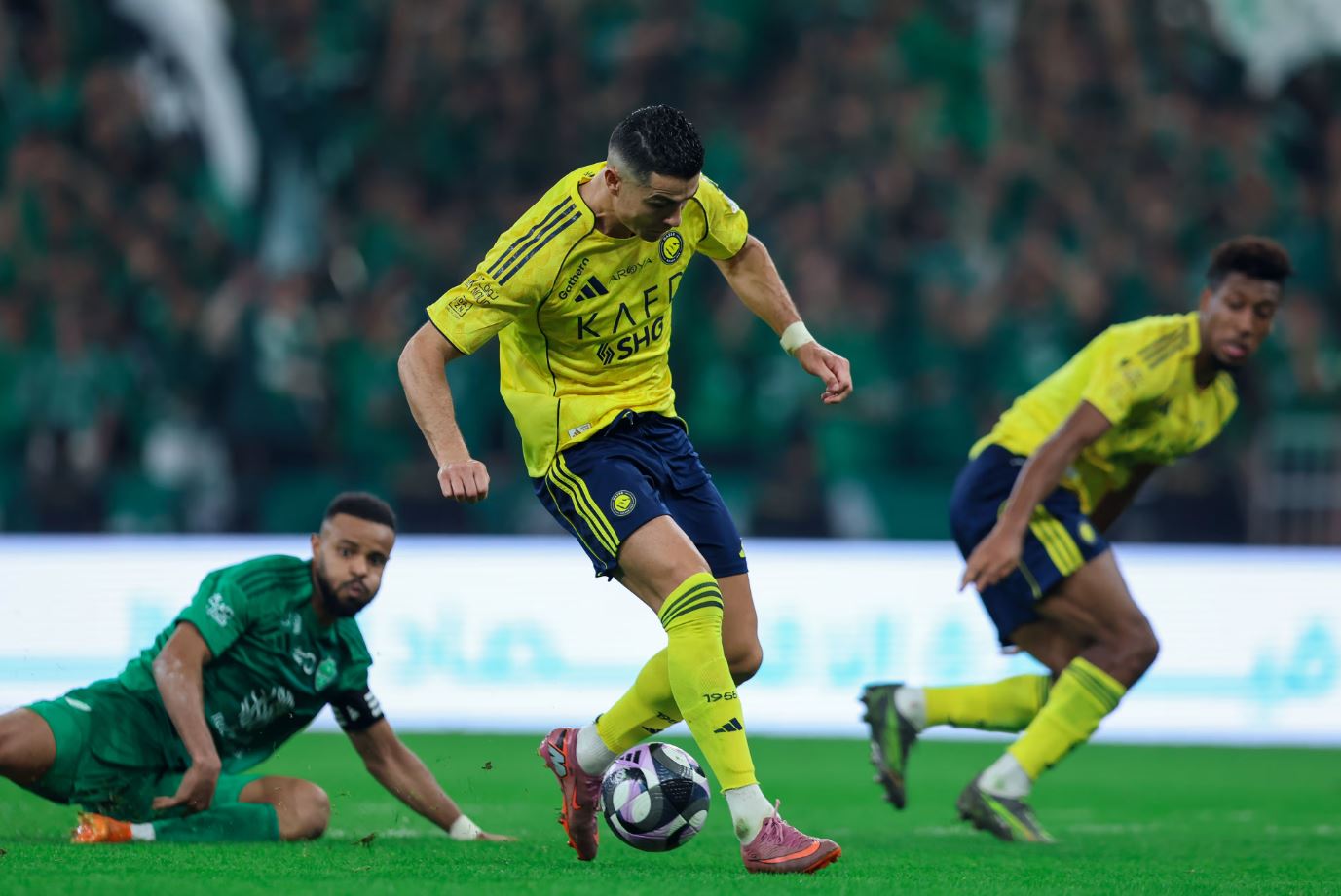 Ronaldo shkëlqen me tripletë te Al Nassr  Portugezi shkon 15 gola larg kuotës historike të 1000 golave