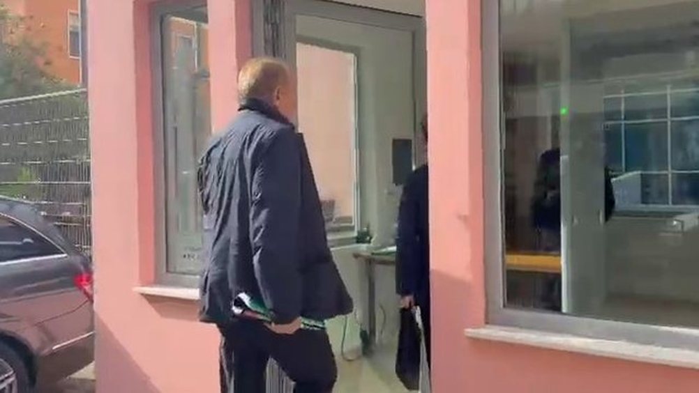 biznesmeni-behgjet-pacolli-paraqitet-ne-spak