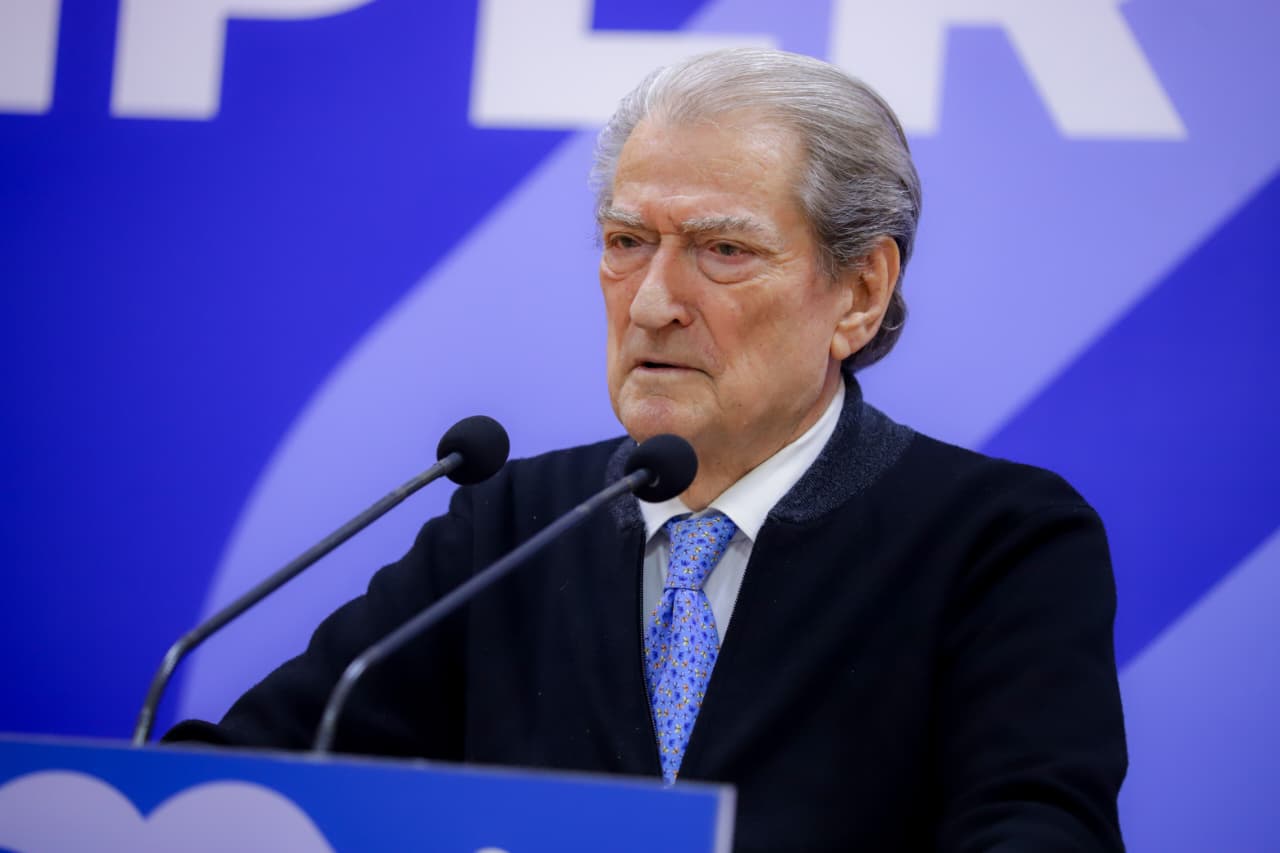 berisha-qytetaret-te-mbeshtesin-kete-levizje-historike-bizneset-e-vogla-duhet-te-solidarizohen-me-protesten