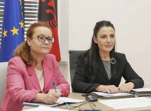 ish-krahu-i-djathte-i-ballukut-viola-haxhiademi-paraqitet-serish-ne-spak