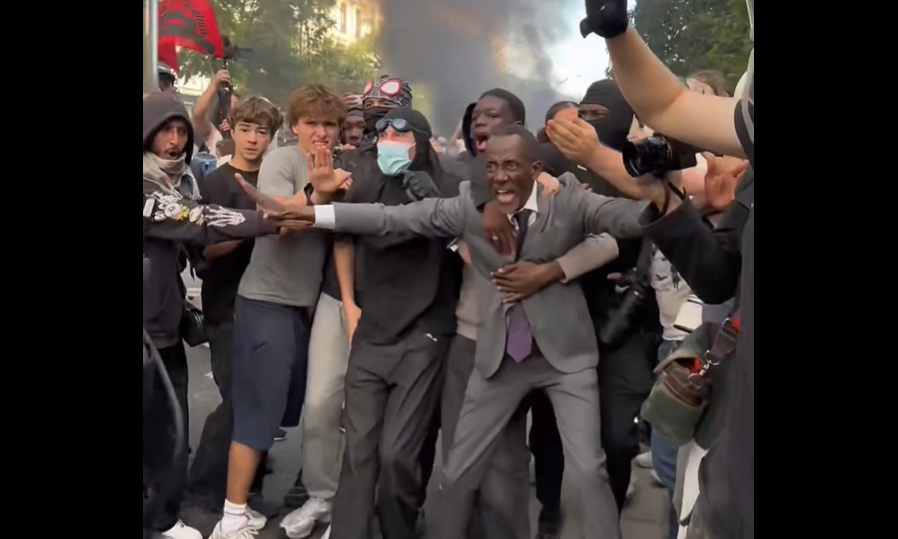 video-protestat-ne-france-kryebashkiaku-bally-bagayoko-vendoset-mes-studenteve-dhe-policise