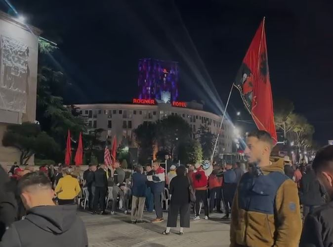 Dita e 134 të e protestës  Qytetarët marshojnë drejt Kryeministrisë kundër qeverisë
